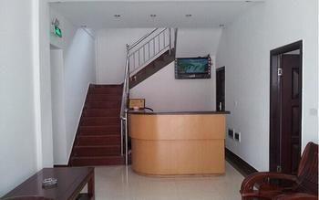 Wuhan Tianlun Holiday Hotel Exterior photo